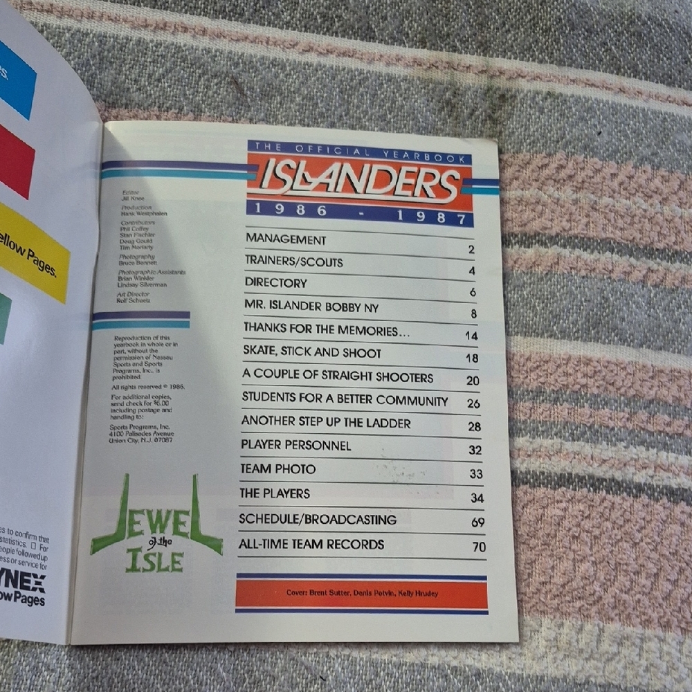 Islanders 1986-1987 Yearbook - Picture 2 of 4